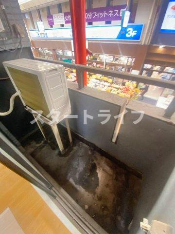 大阪市淀川区西三国３丁目の賃貸マンションのバルコニー