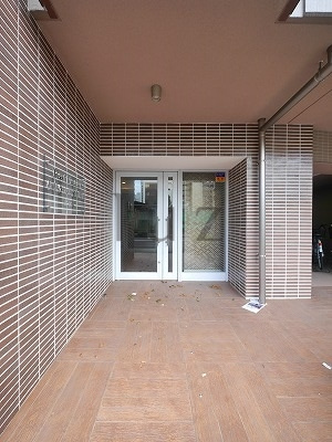 ラフィスタ伊勢佐木長者町駅前イーストのエントランス