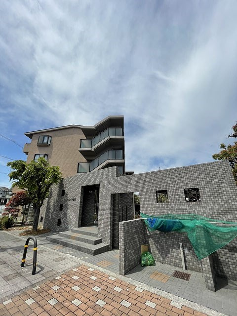 セレーノ園田の外観