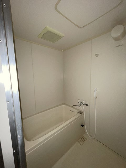 尼崎市食満７丁目の賃貸マンションの浴室