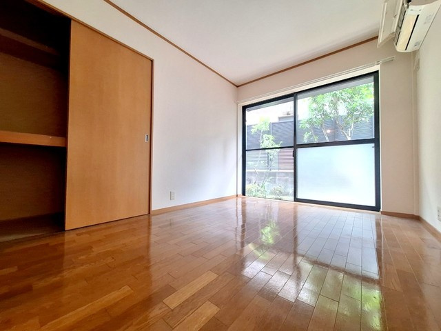 メゾンＡＳＵＫＡの居間・リビング|★きれいなフローリングのお部屋★