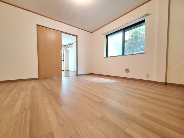 メゾンＡＳＵＫＡの洋室|★きれいなフローリングのお部屋★