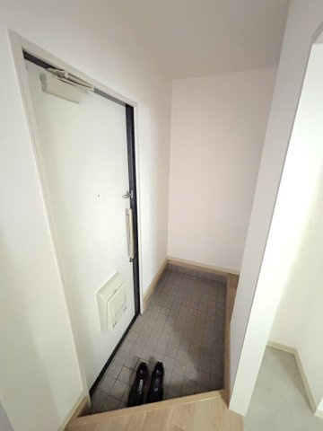 ラルジュ瀬戸　A棟の玄関