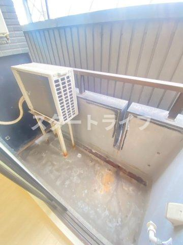 大阪市淀川区西三国３丁目の賃貸マンションのバルコニー