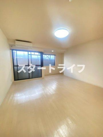 大阪市淀川区西三国３丁目の賃貸マンションの居間・リビング