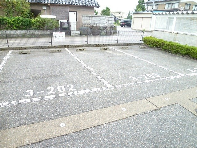 メゾン・ド・プラセールⅢの駐車場|駐車場です