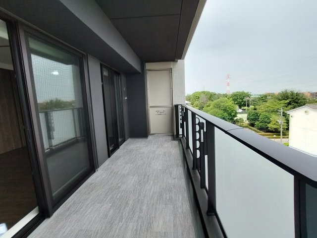 パークナード自治医大 祇園のバルコニー