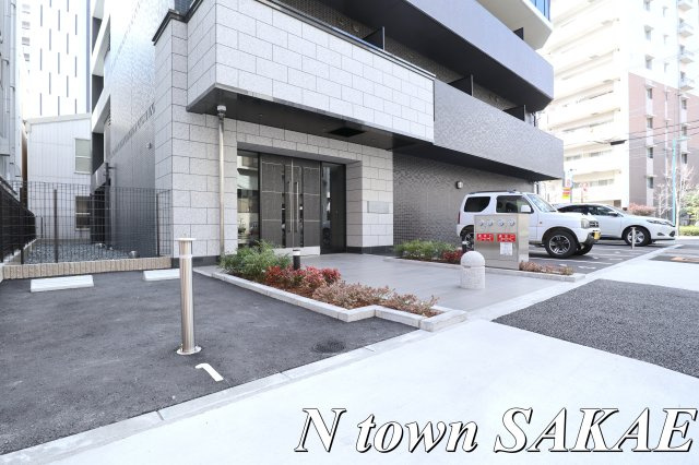 【駐車場】 | プレサンス鶴舞パークグラッド | 駐車場があるので、車を買う予定の方も安心です