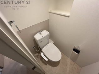温水洗浄便座付きのトイレです♪