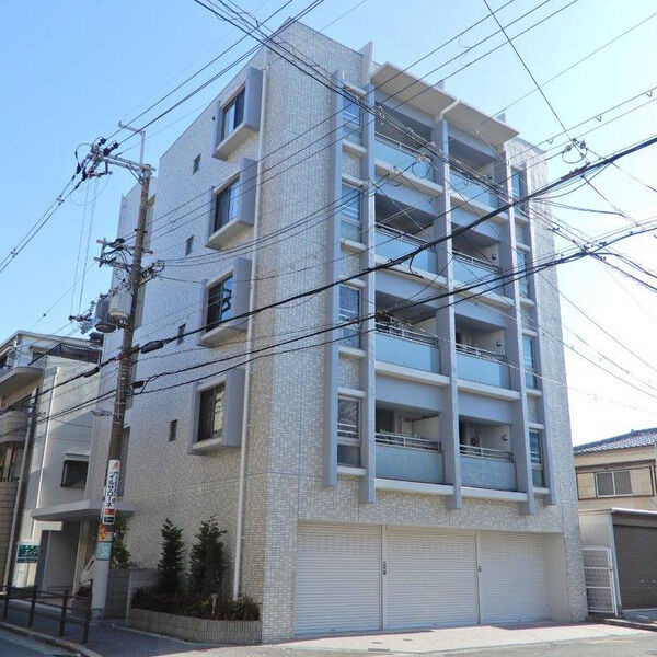 ビオトーブ塚本の外観