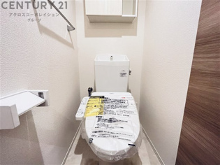 温水洗浄便座付きのトイレです♪