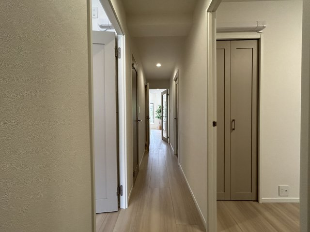 ７階・角部屋・南向き◎そーしーて！ペット飼育可◎静かな環境で叶う暮らし◎ちょっとした専用庭もあってガーデニングもできちゃう♪な【NICアーバンヒル井土ヶ谷レフトウィング】の内装|内装です