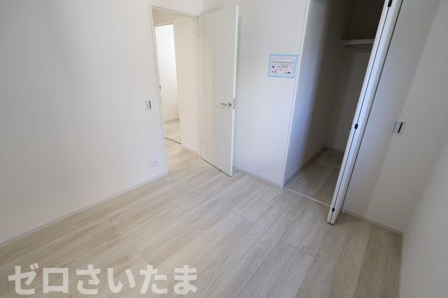 《仲介手数料無料》南区根岸１丁目12-5新築一戸建て‎FiT-Aの洋室|1階 4.5帖