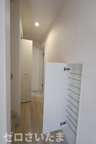 《仲介手数料無料》南区根岸１丁目12-5新築一戸建て‎FiT-Aの玄関