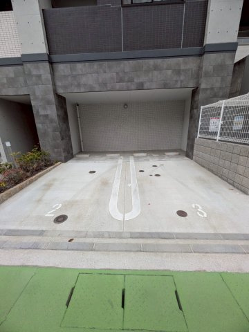 LIBTH高取 の駐車場