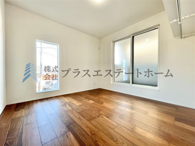 【洋室】 | 須磨区南町1丁目新築戸建 | こども部屋をコーディネート♪このくらいの広さがあれば、お子様の好きな色やモチーフを使ったコーディネートで勉強もお片付けも全部楽しいお気に入りの空間にしていけそうですね♪
