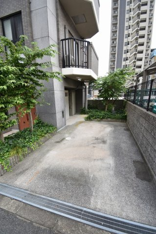 クレイドル上町Ⅱの駐車場