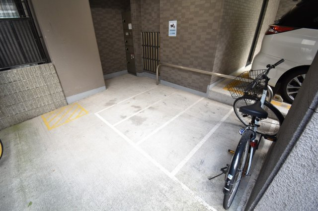クレイドル上町Ⅱの駐車場