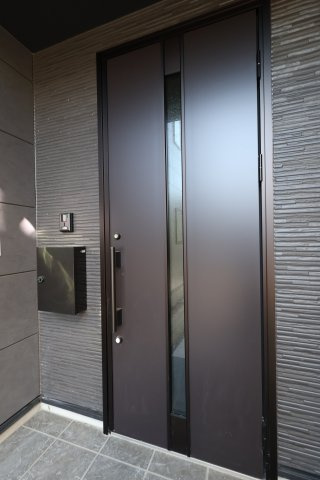 《仲介手数料無料》南区根岸１丁目12-5新築一戸建て‎FiT-Aの玄関