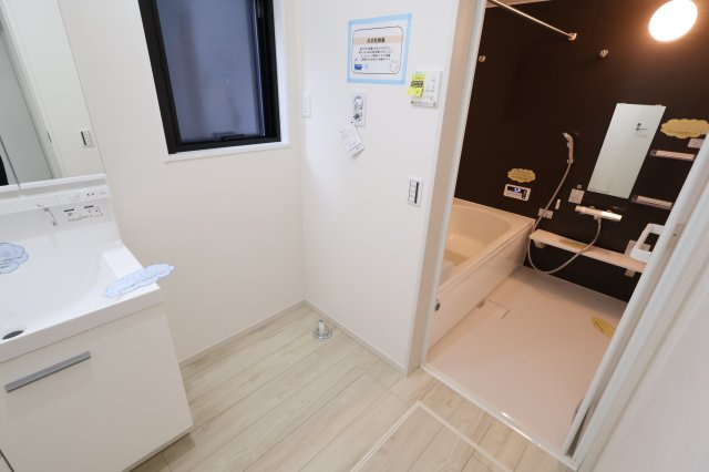 《仲介手数料無料》南区根岸１丁目12-5新築一戸建て‎FiT-Aのランドリースペース