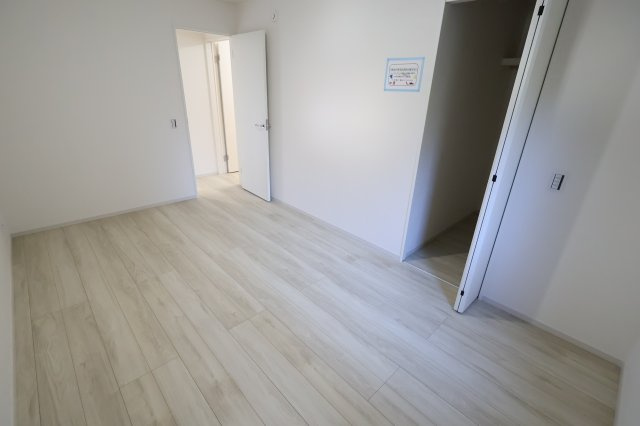 《仲介手数料無料》南区根岸１丁目12-5新築一戸建て‎FiT-Aの洋室|納戸扱い 7.2帖