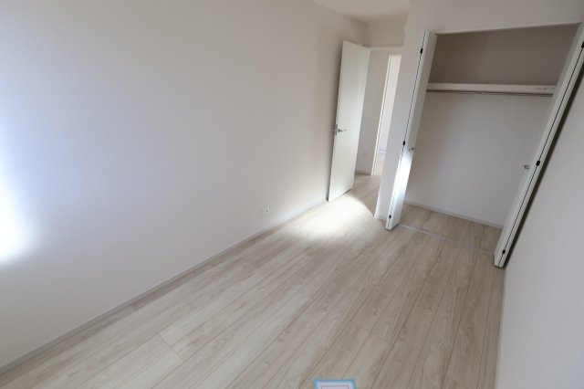《仲介手数料無料》南区根岸１丁目12-5新築一戸建て‎FiT-Aの洋室|3階 5.4帖