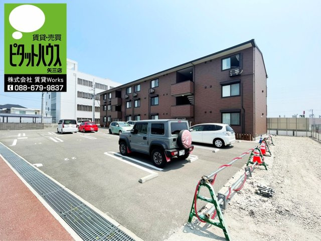 サンセール問屋町の外観