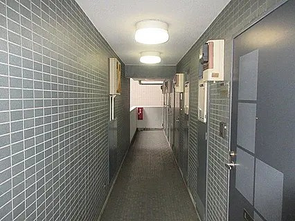 スカイコート新宿第7のロビー|建物の内部です