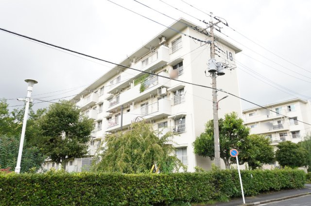 草加旭町団地18号棟