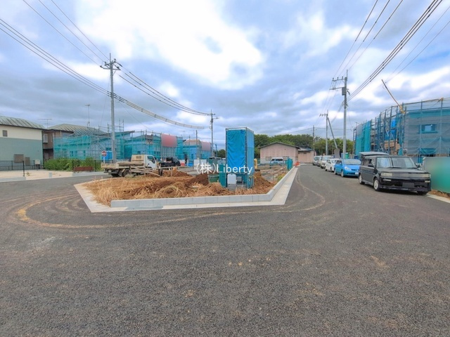 土浦市高岡2期　新築戸建　2号棟の前面道路含む現地写真