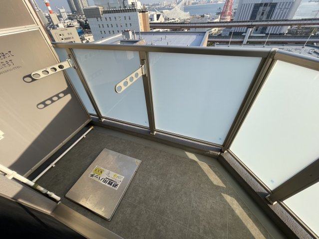 セレニテ神戸元町クレアのバルコニー|同物件別部屋写真