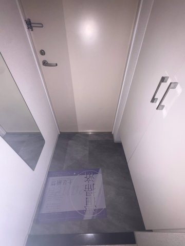 セレニテ神戸元町クレアの玄関