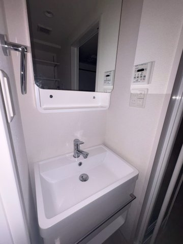 セレニテ神戸元町クレアの洗面所