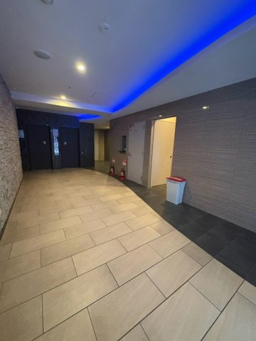セレニテ神戸元町クレアのロビー