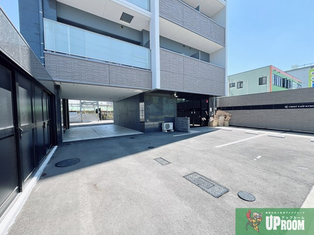 CRESTTAPP黒川の駐車場