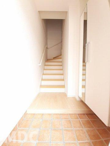 徳島市北島田町１丁目のアパートの玄関