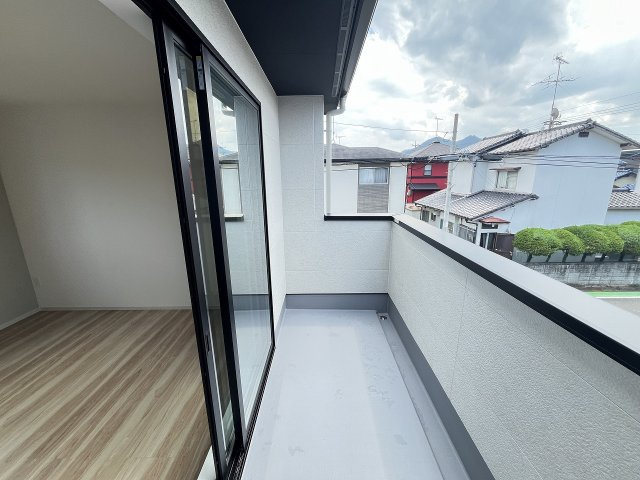 【バルコニー】 | 糟屋郡新宮町夜臼3丁目2期　1号棟（全1棟）【仲介手数料無料・0円】 | 現地写真。