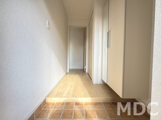 徳島市北島田町１丁目のアパートの玄関