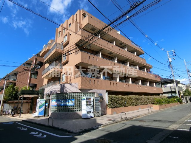 モン・プラースの外観|2004年5月築　RC鉄筋コンクリート造地上5階建て1K～2Kの人気賃貸マンション　JR京浜東北線蒲田駅徒歩圏内の東京都大田区東矢口3丁目　東急池上線蓮沼駅近　1階コインランドリー！
