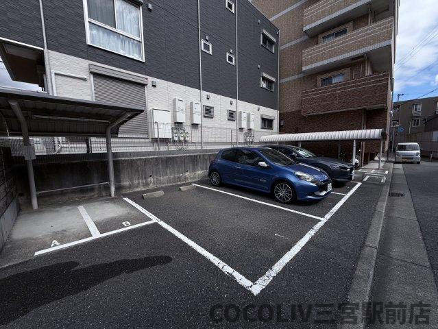 シャインビュー六甲の駐車場