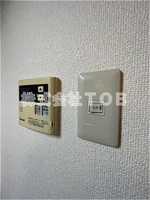 【設備】 | プレミール・ニイヤ | 給湯リモコン※クリーニング中の写真※
