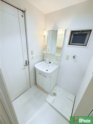 クレフラスト大杉町　A棟の洗面所