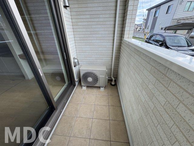 徳島市北島田町２丁目のアパートのバルコニー