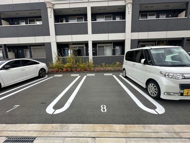 レジーナ・彩の駐車場