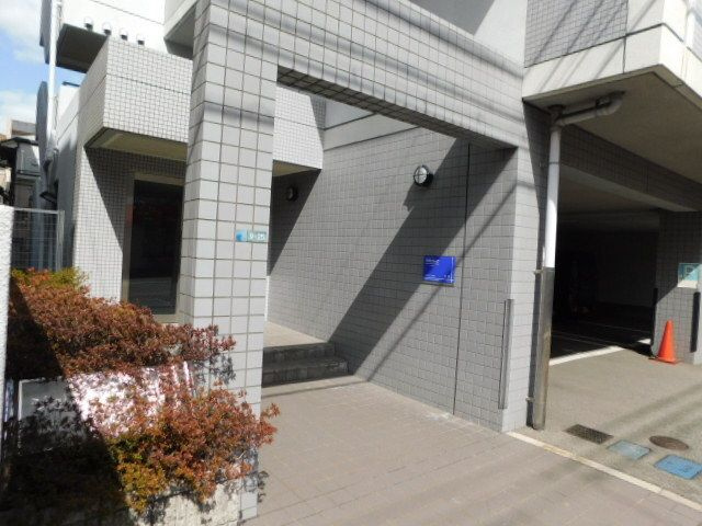 ジョリーアビタ白峰のエントランス