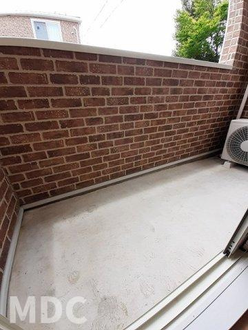 徳島市北島田町１丁目のアパートのバルコニー