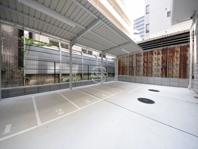 CAVANA本町のその他共用部分|サムティ本町EAST THE MARKS　バイク置き場