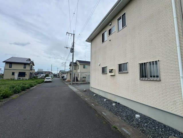 -三丁目不動産-　深谷市緑台　オール電化の前面道路含む現地写真