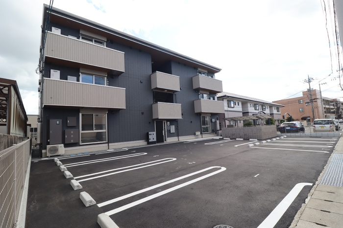 D-ROOM西長瀬の駐車場