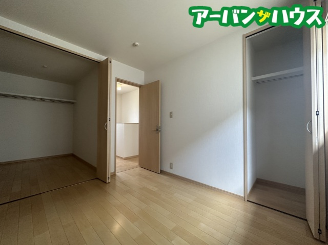 厚生町貸家